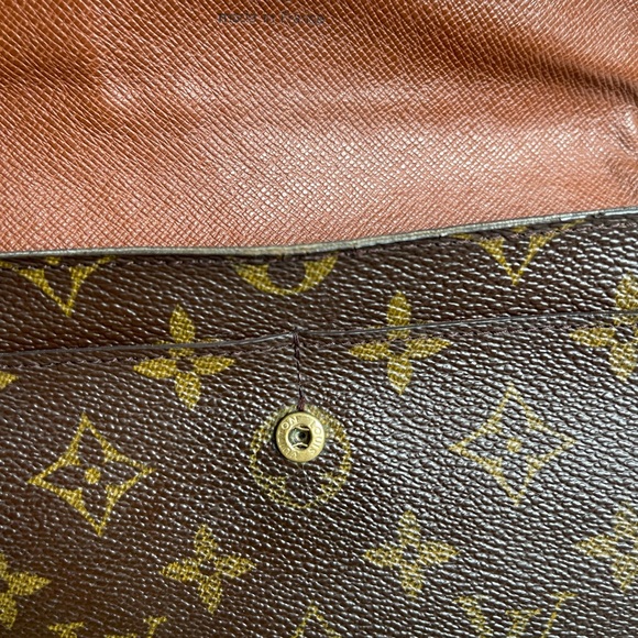 Authentic LOUIS VUITTON
Monogram - Picture 8 of 16